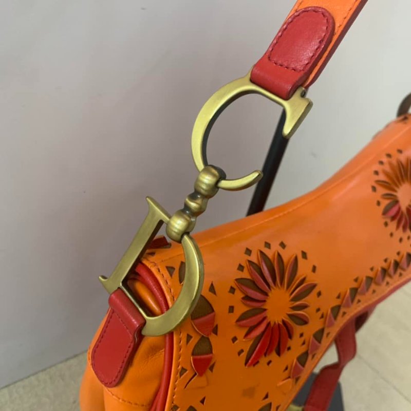 Dior 限量款雕花馬鞍-4