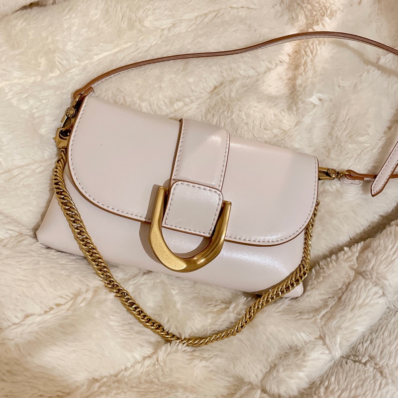 新加坡小CK CHARLES &KEITH 馬蹄釦 D字釦 迷你 斜挎單肩腰包 三用-0