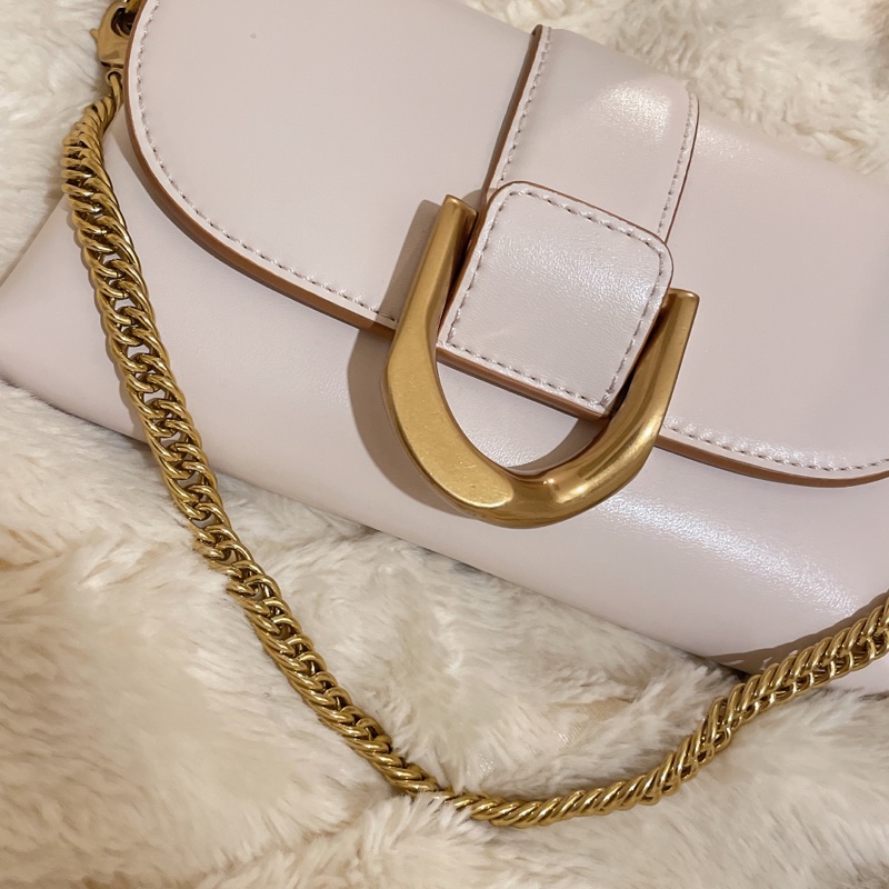 新加坡小CK CHARLES &KEITH 馬蹄釦 D字釦 迷你 斜挎單肩腰包 三用-1