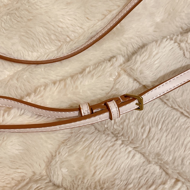 新加坡小CK CHARLES &KEITH 馬蹄釦 D字釦 迷你 斜挎單肩腰包 三用-5