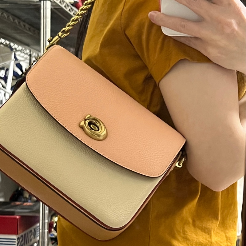 Coach專櫃款 Cassie 19郵差包 撞色粉X奶茶白茘枝皮革款 三用包-11