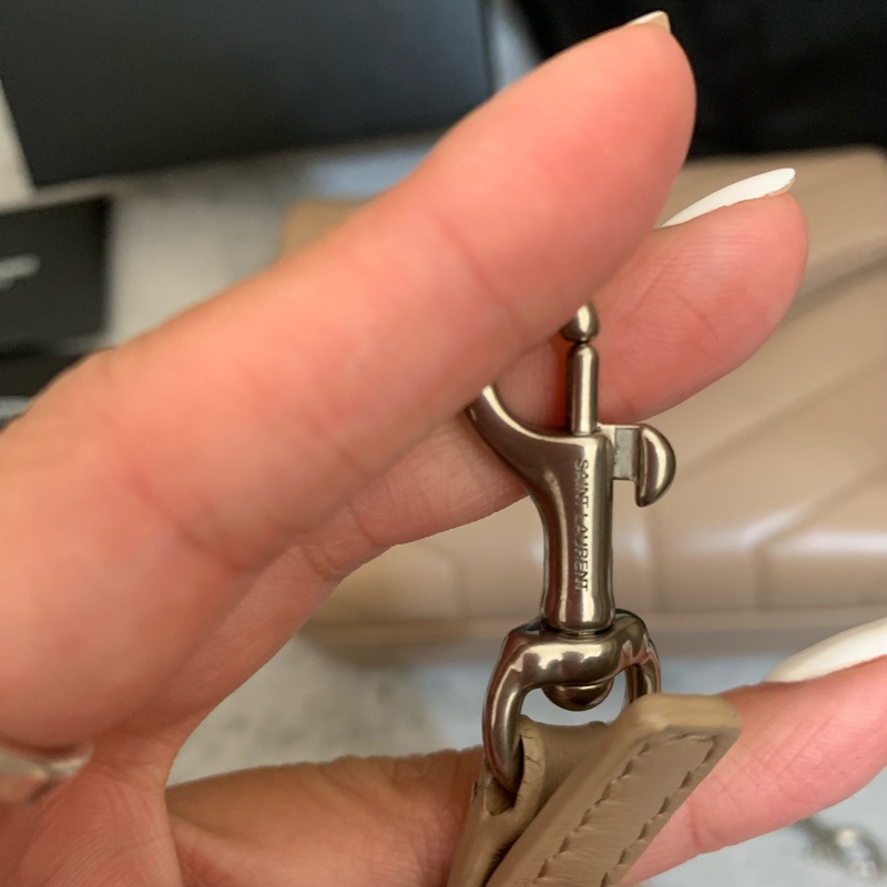 買到賺到！SAINT LAURENT LOULOU肩帶手袋-9