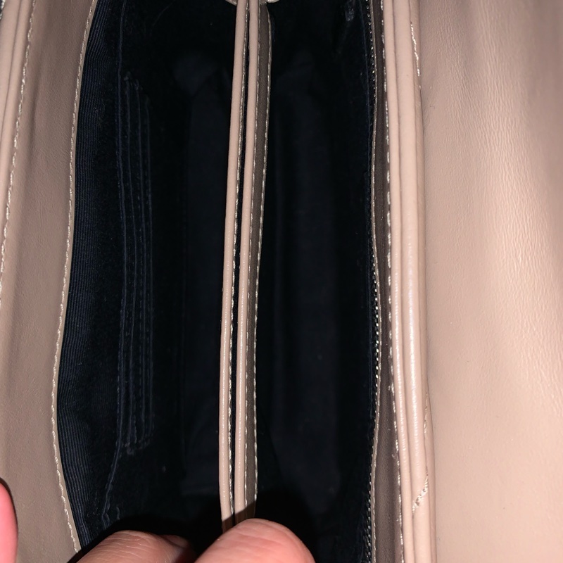 買到賺到！SAINT LAURENT LOULOU肩帶手袋-14