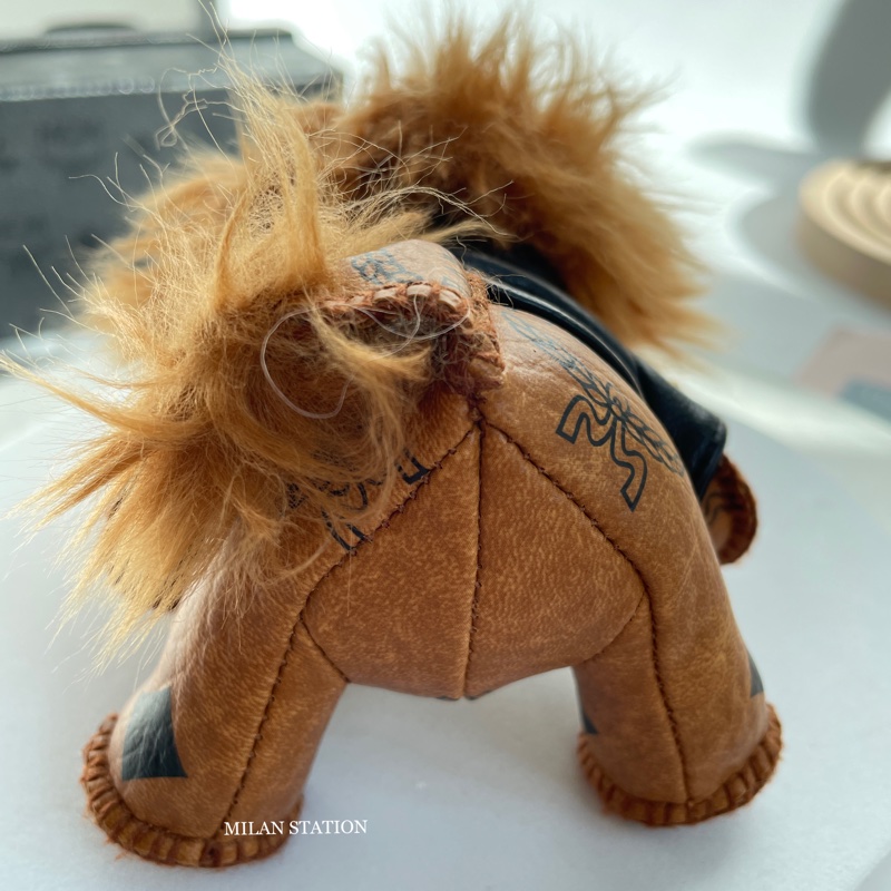 MCM 經典VISETOS飛行獅子造型塗層帆布鑰匙圈/吊飾-1