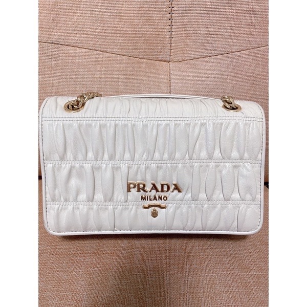 Prada 抓皺小羊皮鏈條包 米白金-2