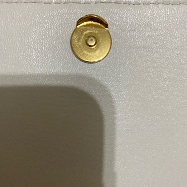 Prada 抓皺小羊皮鏈條包 米白金-10