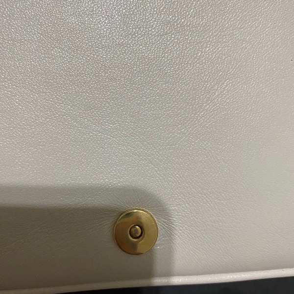 Prada 抓皺小羊皮鏈條包 米白金-11