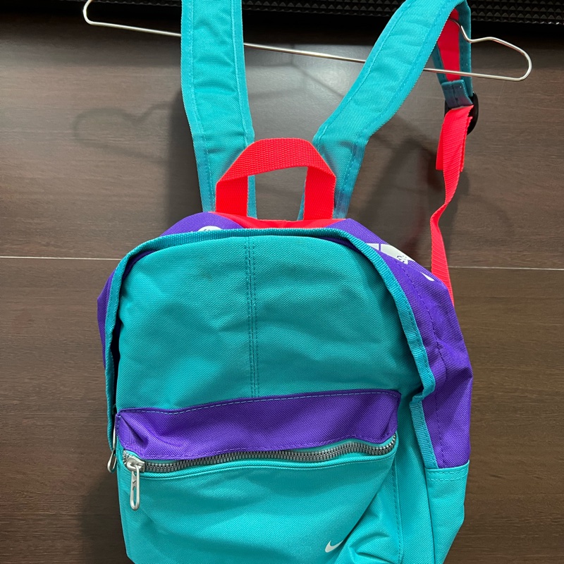 【NIKE】JUST DO IT BACKPACK 迷你撞色 女孩 / 經典後背包 紫綠橘-0