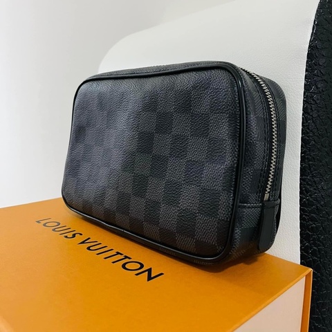 LV 黑色棋盤格手拿包