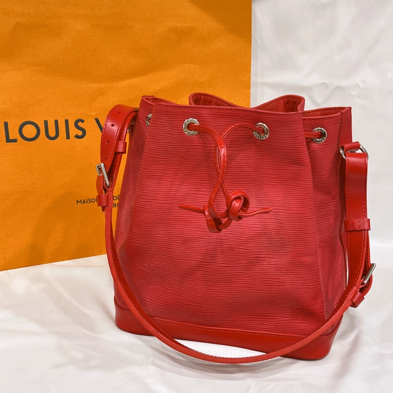 LOUIS VUITTON LV 紅色EPI水波紋 中款水桶包/肩背包/斜背包-0