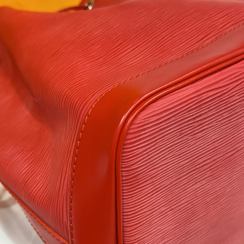 LOUIS VUITTON LV 紅色EPI水波紋 中款水桶包/肩背包/斜背包-4