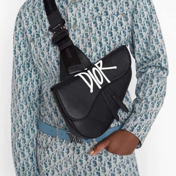 DIOR 聯名 黑色 全皮 馬鞍包 斜背包 胸口包 腰包 買了閒置 全新 紙袋 防塵套-3