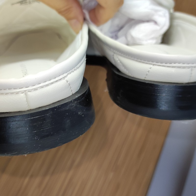 ❤️‍🔥最後出清即將下架❤️‍🔥Charles & Keith菱格紋鍊條穆勒鞋/石灰白41碼-11