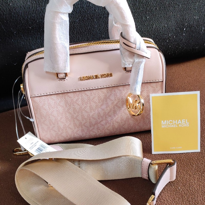 全新MICHAEL KORS粉色滿版老花迷你波士頓包/20公分正品現貨-0