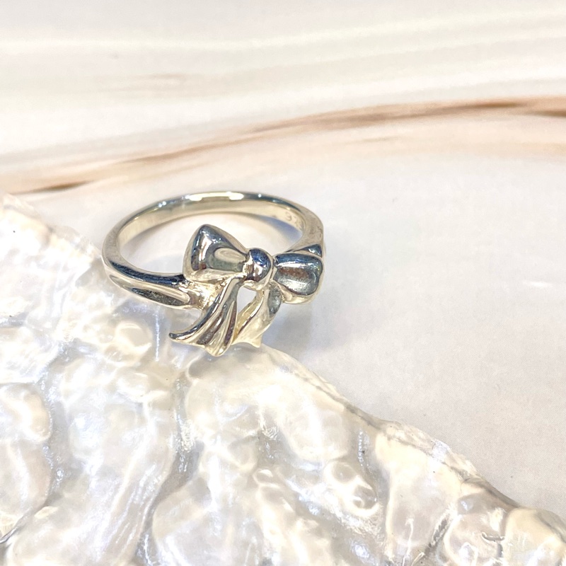 Tiffany & Co.蝴蝶結戒指-1