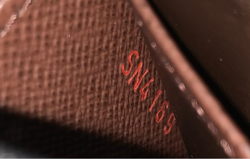 Lv格紋零錢卡夾包 N63070-18