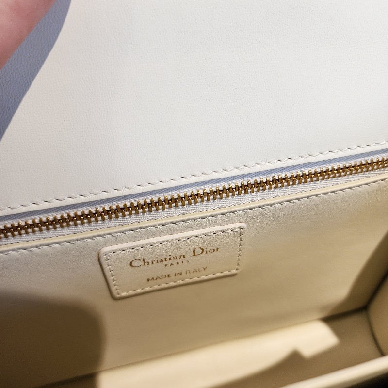 二手真品Dior 30 Montaigne️蒙田包 奶白拋光小牛皮-10