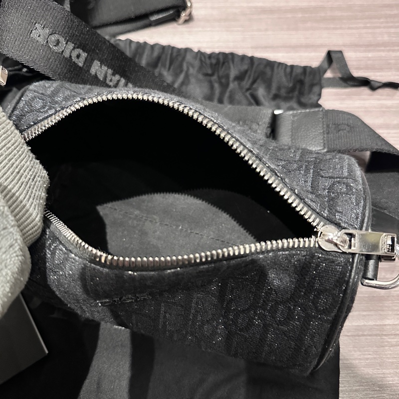 Dior黑色老花圓筒包-3