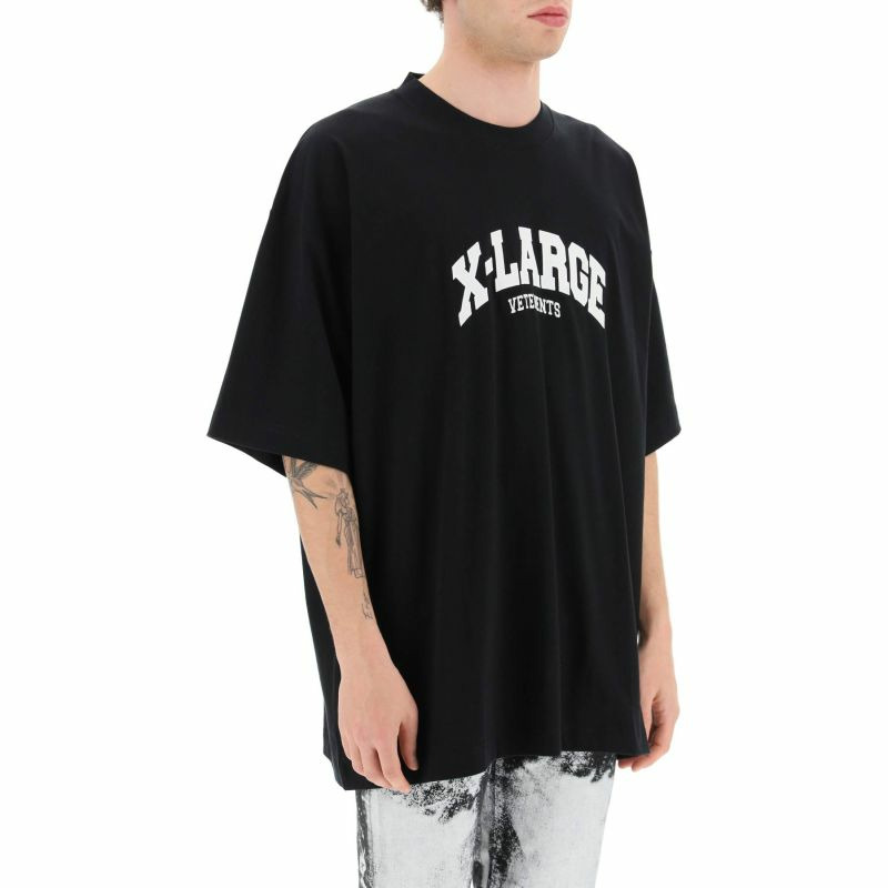 【義大利直送】全新品 對比色LOGO貼片T卹-1