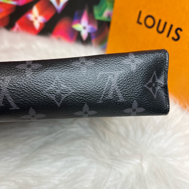 LV POCHETTE VOYAGE MM 黑老花 手拿包-6