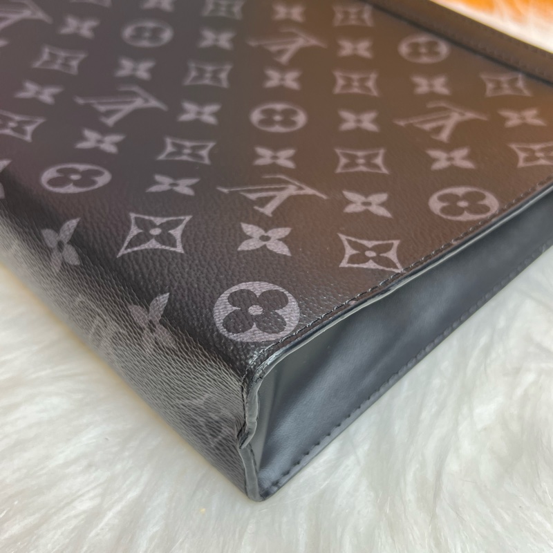 LV POCHETTE VOYAGE MM 黑老花 手拿包-8