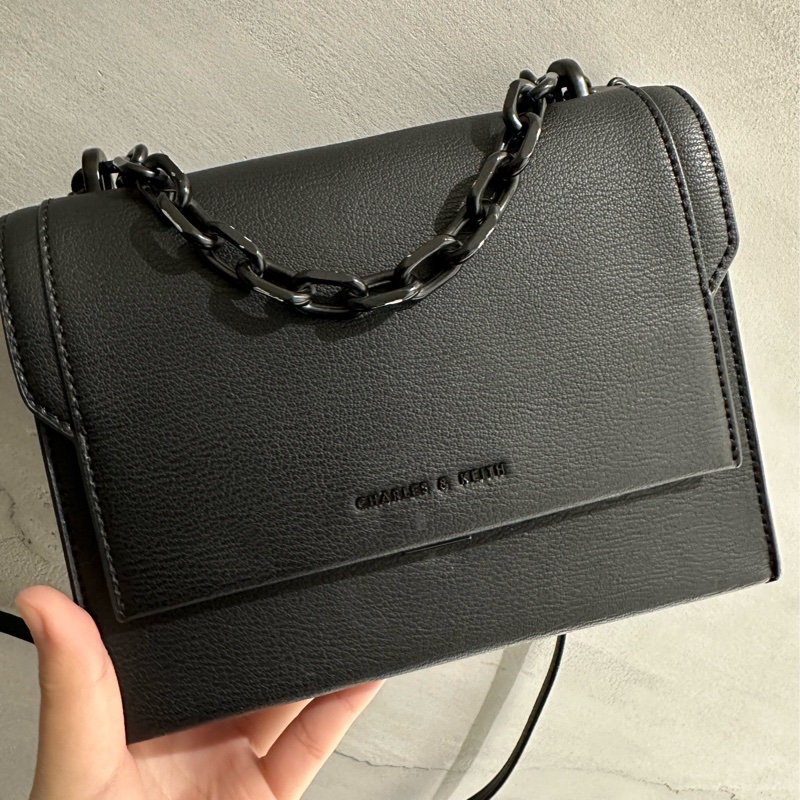 CHARLES & KEITH 鍊條掀蓋斜背包-黑色-0