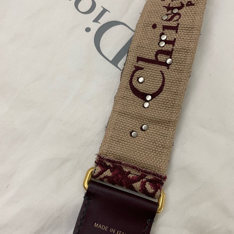 Dior Saddle 迪奧黑色馬鞍包(大款)+ 仿舊酒紅雕花雙面揹帶,皆為櫃上排隊搶購的熱門款-8