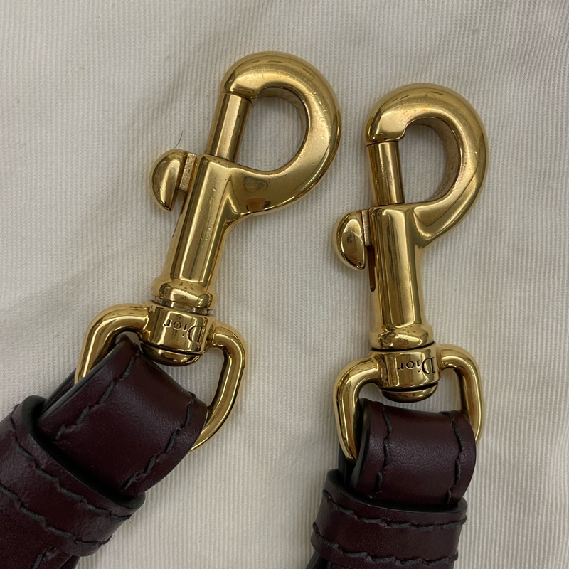 Dior Saddle 迪奧黑色馬鞍包(大款)+ 仿舊酒紅雕花雙面揹帶,皆為櫃上排隊搶購的熱門款-13