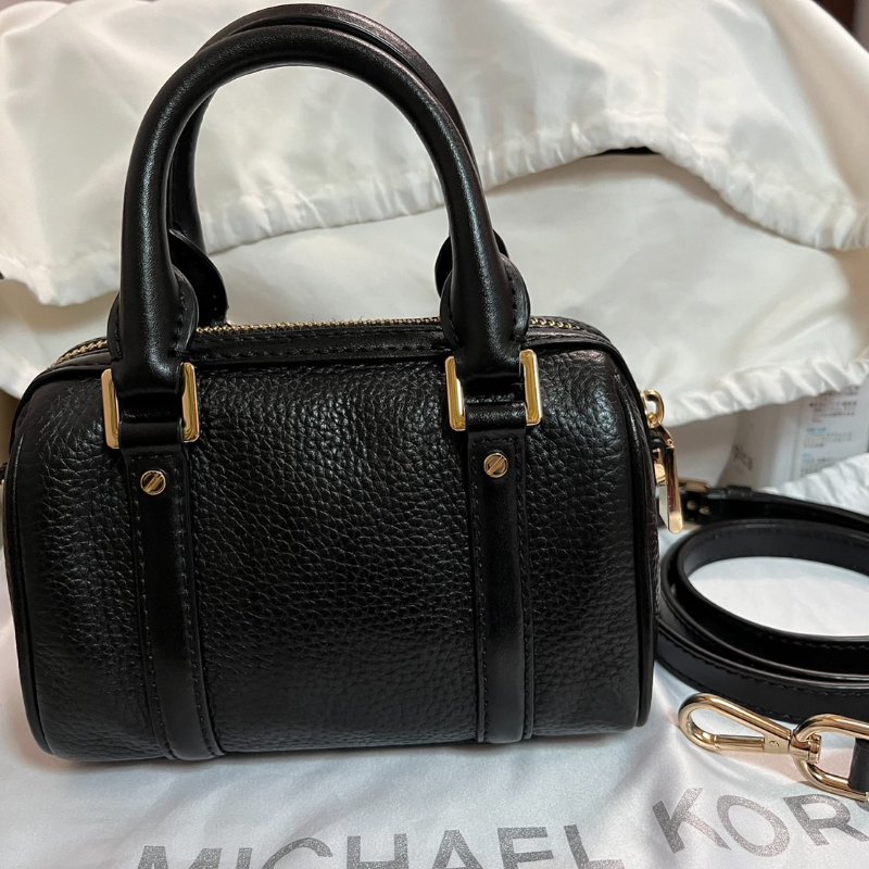 Michael Kors 黑色牛皮mini波士頓包-1