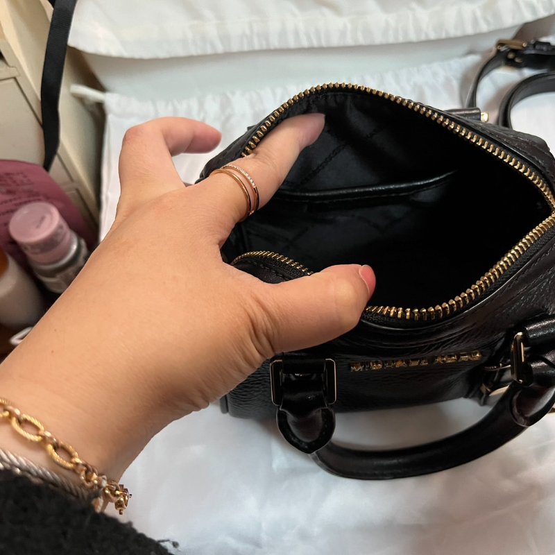 Michael Kors 黑色牛皮mini波士頓包-4