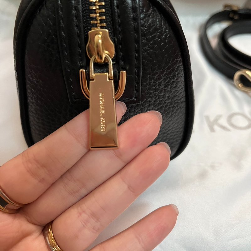 Michael Kors 黑色牛皮mini波士頓包-7