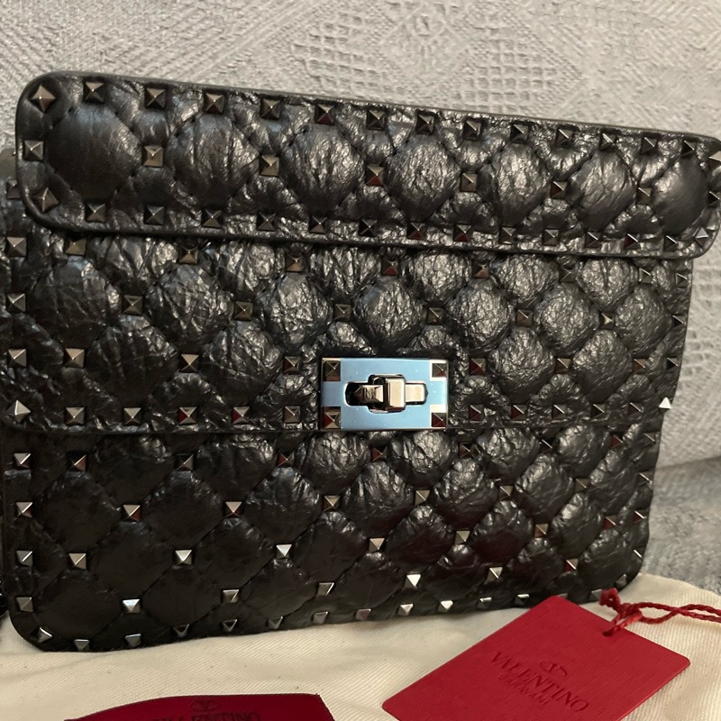 VALENTINO Rockstud Spike 絎縫羊皮菱格鉚釘兩用搖滾包中型-0