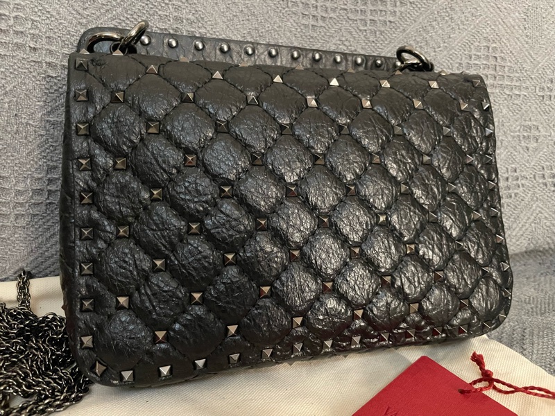 VALENTINO Rockstud Spike 絎縫羊皮菱格鉚釘兩用搖滾包中型-2
