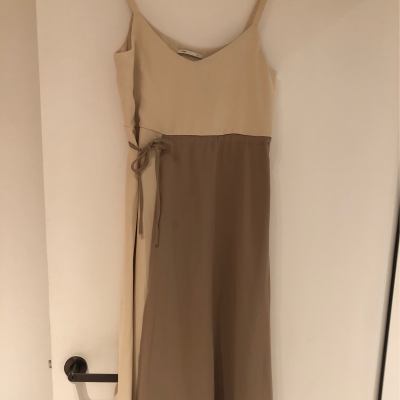 Meier q 米色洋裝-0