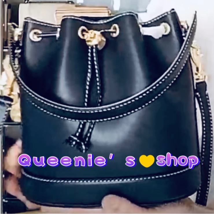 Tory Burch 專櫃款光滑牛皮束口中號水桶包-5