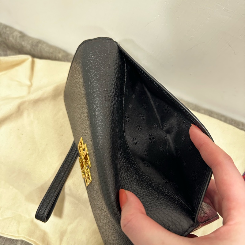 TORY BURCH荔枝紋翻蓋手掛式長夾-5