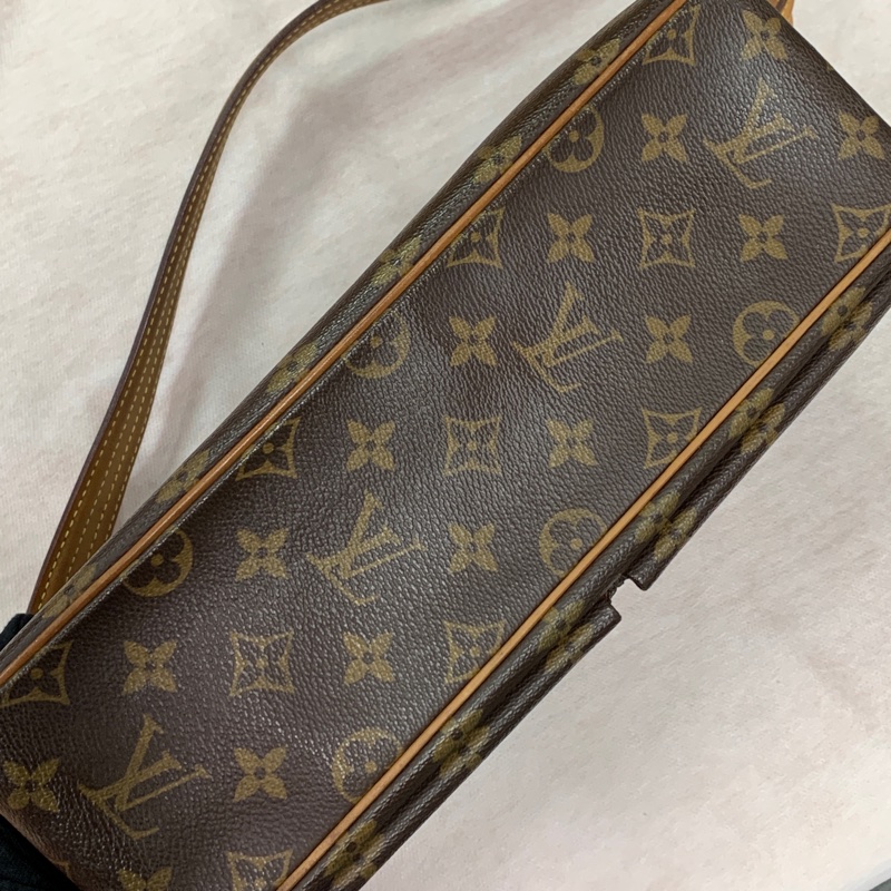 【LV】VIVA CITE 中號手提包交織字母 M51164-10