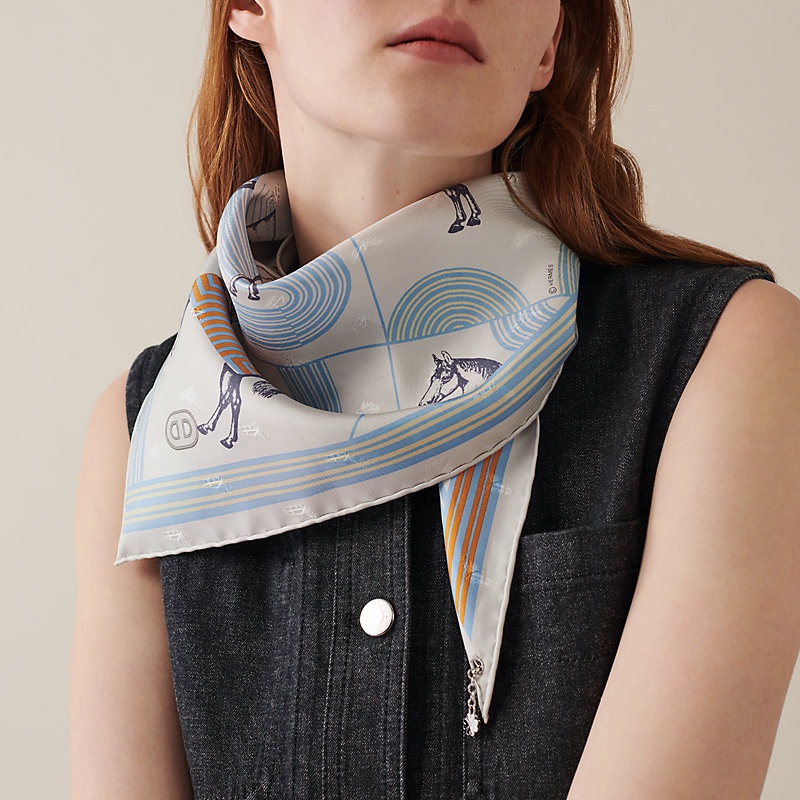 Hermes Garde-Robe Pop charm triangle 70 三角絲巾-0