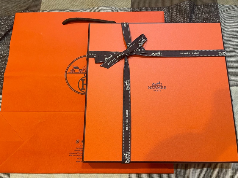 Hermes Garde-Robe Pop charm triangle 70 三角絲巾-5