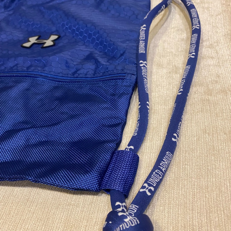 UNDER ARMOUR輕便束口運動背包-2