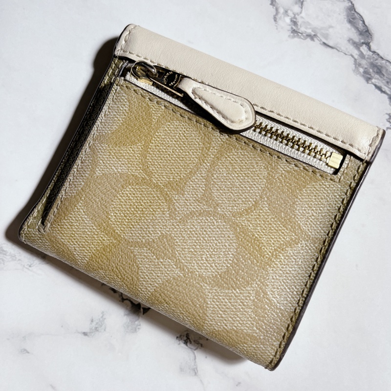 Coach 三折防刮皮拼接真皮短夾-1