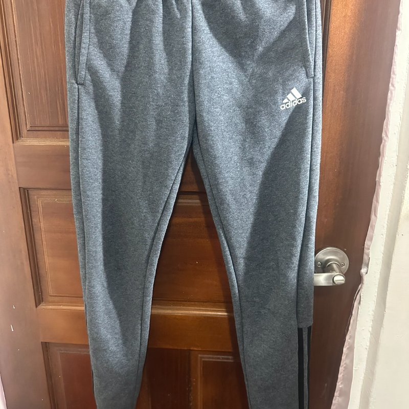 adidas愛迪達運動棉褲！好市多購入，材質舒服、好穿、有形！-1
