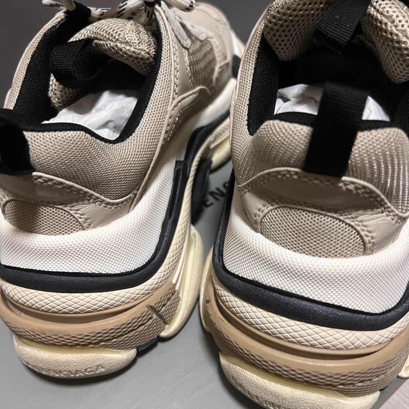 Balenciaga triple s 奶茶米色 老爹鞋 巴黎世家 運動鞋-6