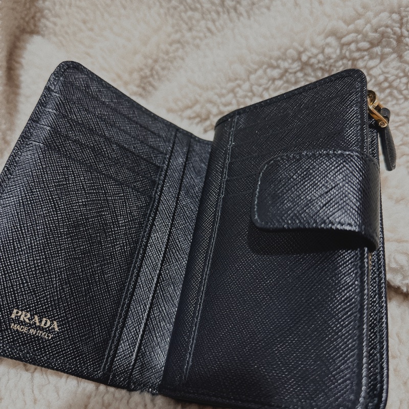 Prada 中夾 皮夾 十字壓紋牛皮 9成新-1