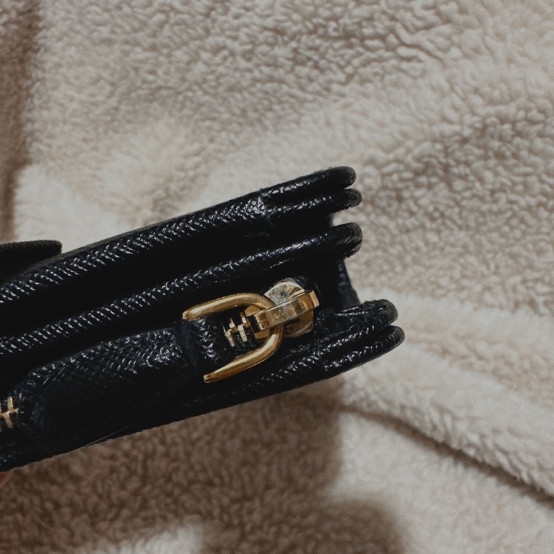 Prada 中夾 皮夾 十字壓紋牛皮 9成新-4