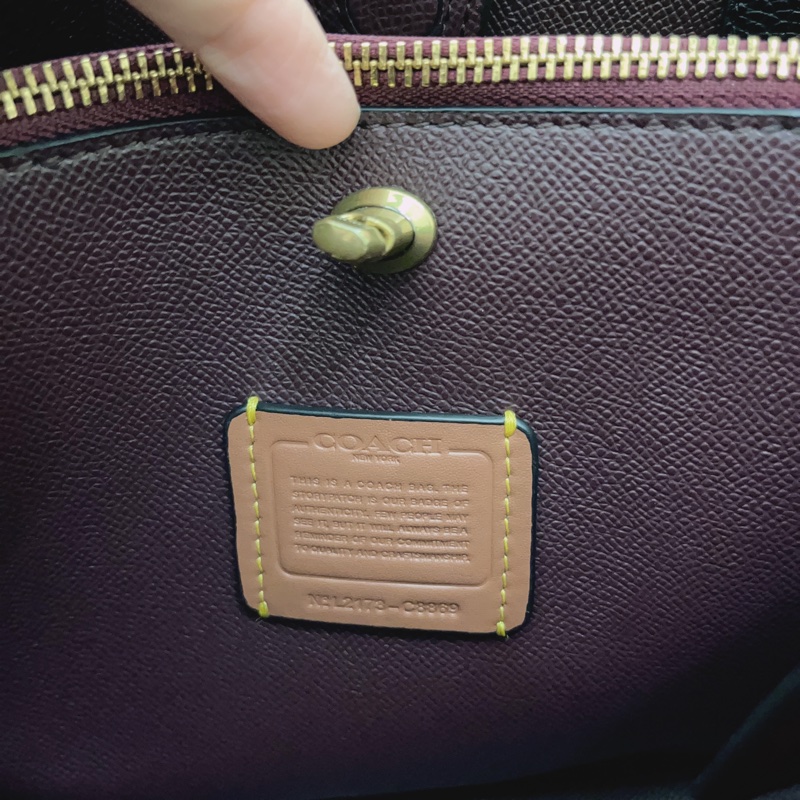 COACH Willow Tote 24 素面荔枝紋皮革手提/斜背兩用托特包-黑色-2