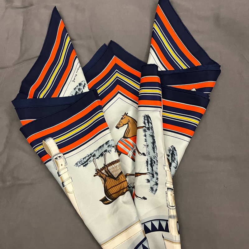 Hermes愛馬仕90公分絲巾.十匹馬圖案.二手-3