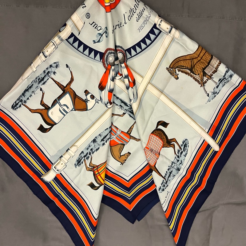 Hermes愛馬仕90公分絲巾.十匹馬圖案.二手-6