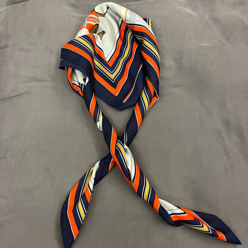 Hermes愛馬仕90公分絲巾.十匹馬圖案.二手-7