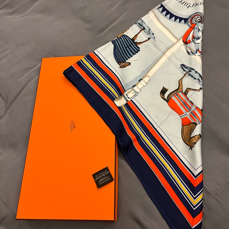 Hermes愛馬仕90公分絲巾.十匹馬圖案.二手-8